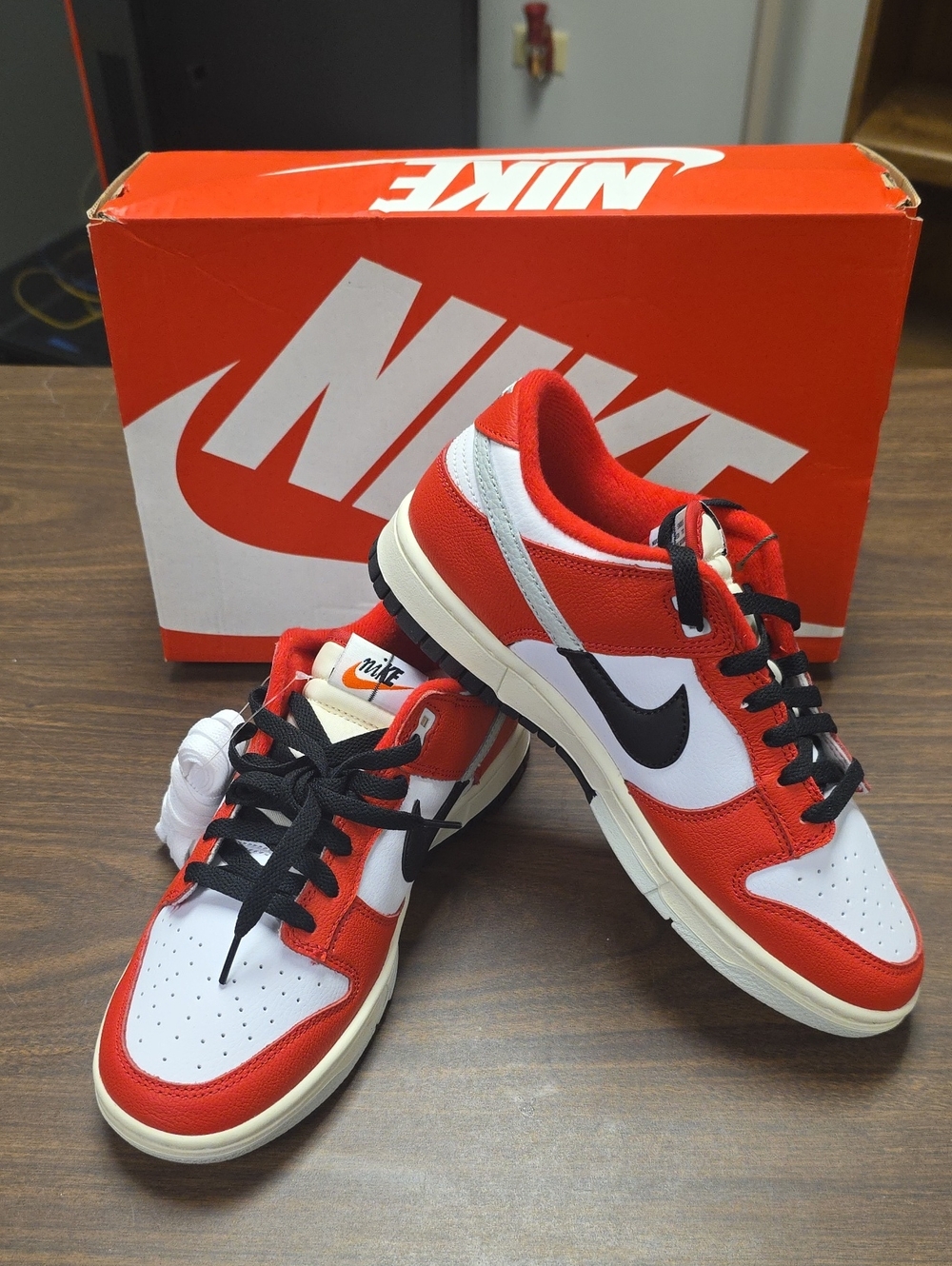 Nike Dunk Low Retro PRM 'Chicago Split 2023' DZ2536-600 Women's Size 9 NEW